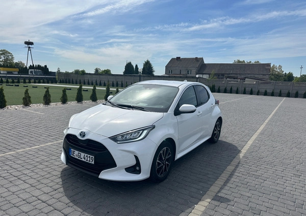 Toyota Yaris cena 69900 przebieg: 31000, rok produkcji 2021 z Brzozów małe 301